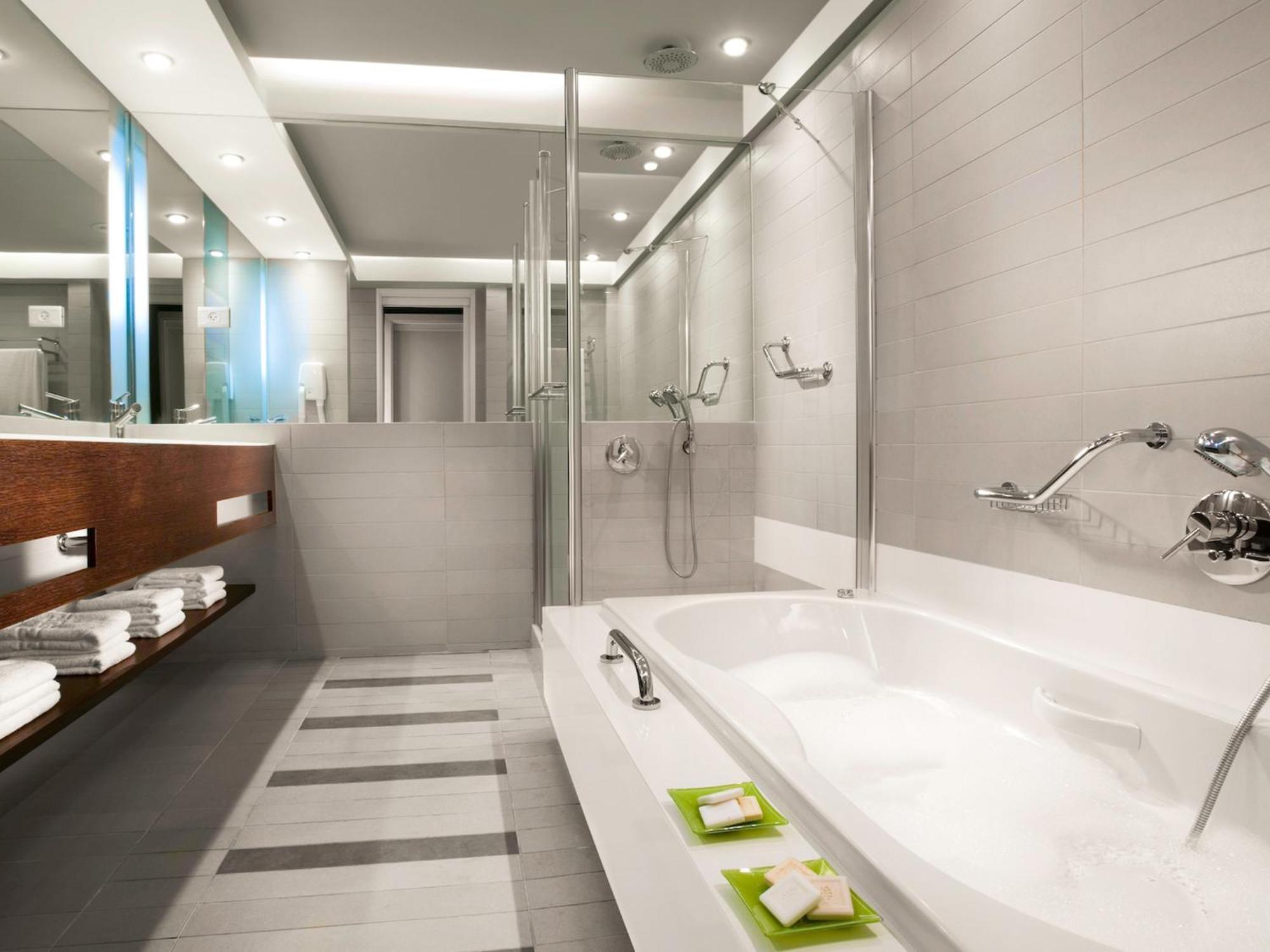 Dan Carmel Haifa Room photo